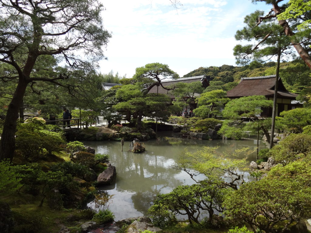 Jardin entourant le Ginkaku-ji