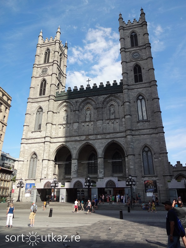 Vieux-Montréal : Basilique Notre-Dame de Montréal - Extérieur