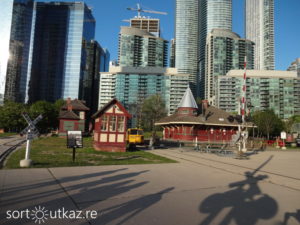 Toronto - Roundhouse park 2